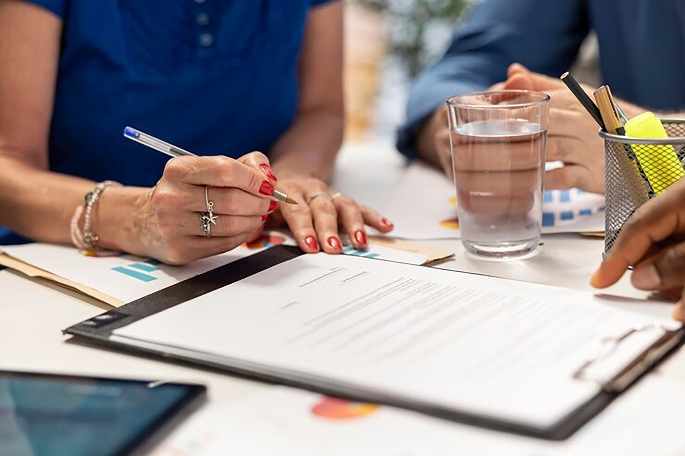 Les contrats de travail et la rémunération des salariés dans la branche Éclat